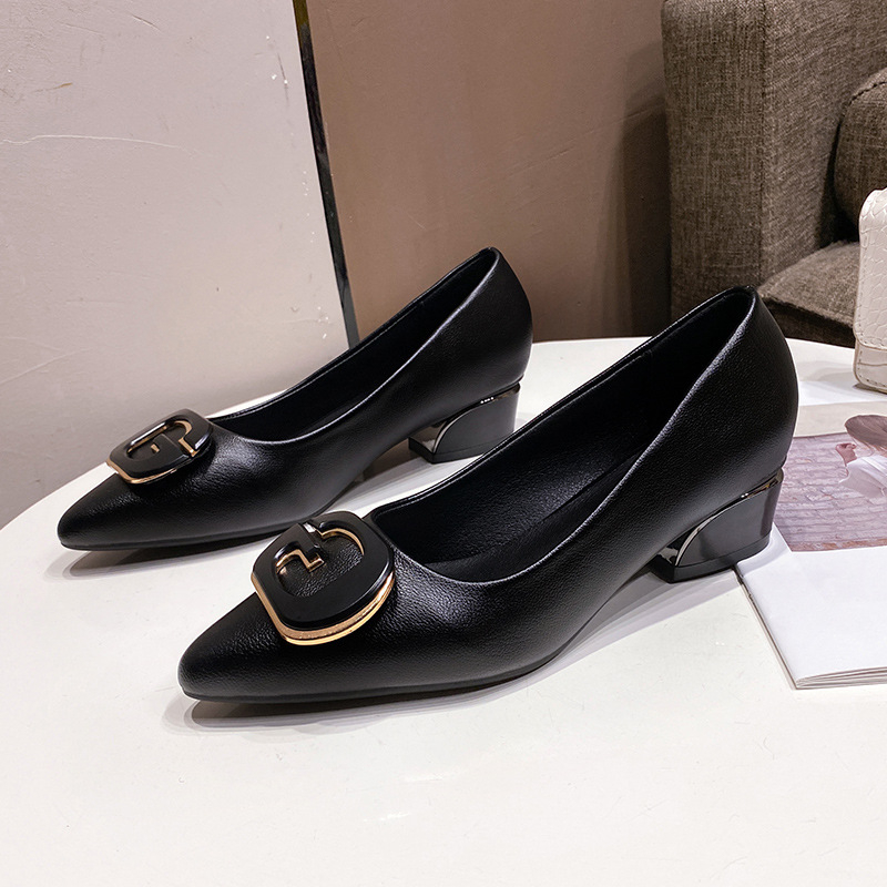 Dámske topánky s špicatou špičkou a plytkými ústami, nové jarné topánky z mäkkej kože s nízkym podpätkom a štvorcovou prackou z bavlny z roku 2024