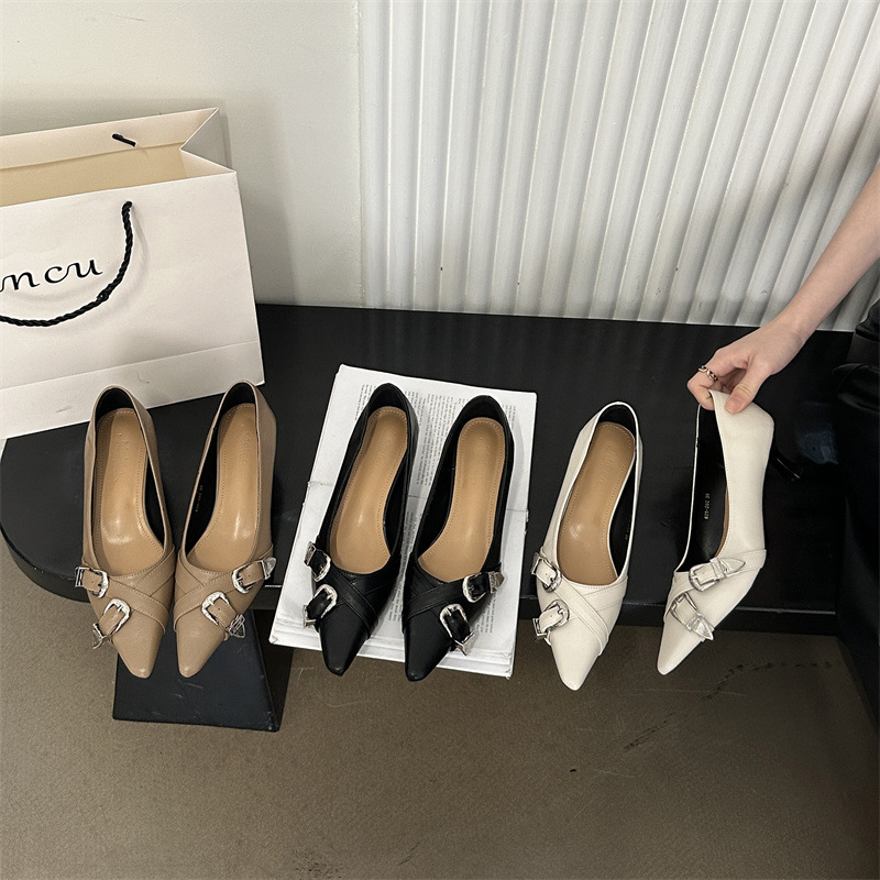 Večerný vánok, zodpovedajúce šaty, špicaté topánky pre ženy, jeseň 2025, nové vysoké podpätky s kovovou prackou, francúzske retro štýlové lodičky