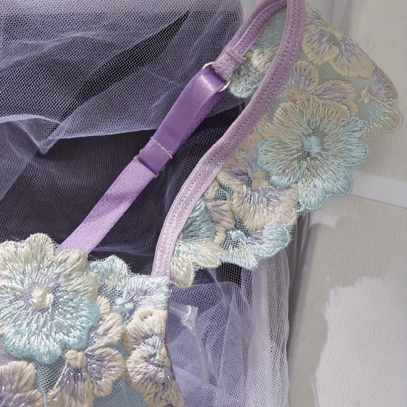 Seksīgi sprādzieni ar mazām, lidojošām piedurknēm, ziedu izšuvumiem, kontrastējoša krāsa, ērts, dobs, plāns kauss, sieviešu seksīgs apakšveļas kostīms Eiropā un Amerikā