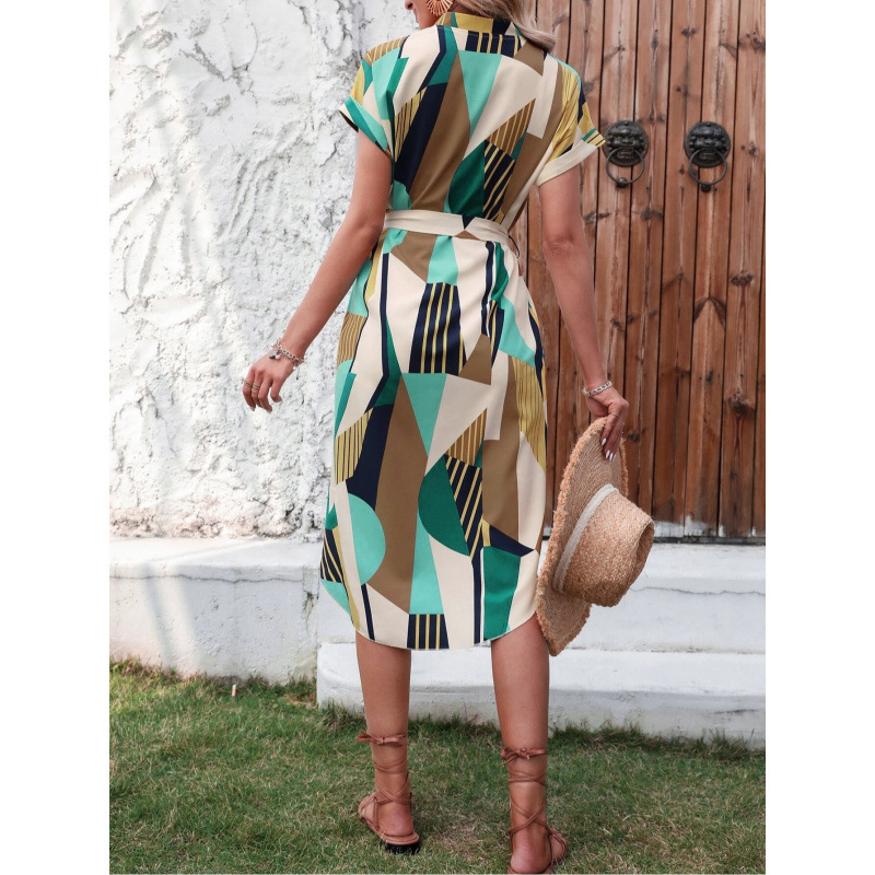 Skutočná snímka spotu zahraničného obchodu cezhranične 2025 Nové jarné a letné horúce predajné európske a americké potlačené šnurovacie šaty priamy predaj z továrne