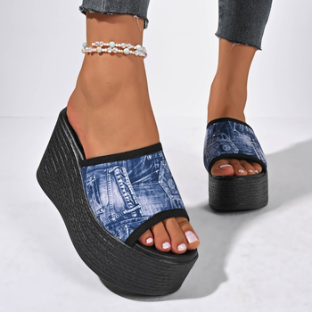 Užsienio prekybos plius dydžio moteriškos plokščios, pleištinės, storo dugno madingos basutės vasarinės naujos moteriškos džinsinės šlepetės su žuvies burnos įstriža dalimi