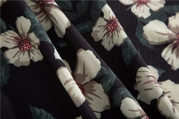 2022 m. madingas prekės ženklo nišinis vintažinis aliejinis paveikslas su gėlėmis, meniškas laisvalaikio stiliaus marškinėliai ilgomis rankovėmis, rudens naujienos