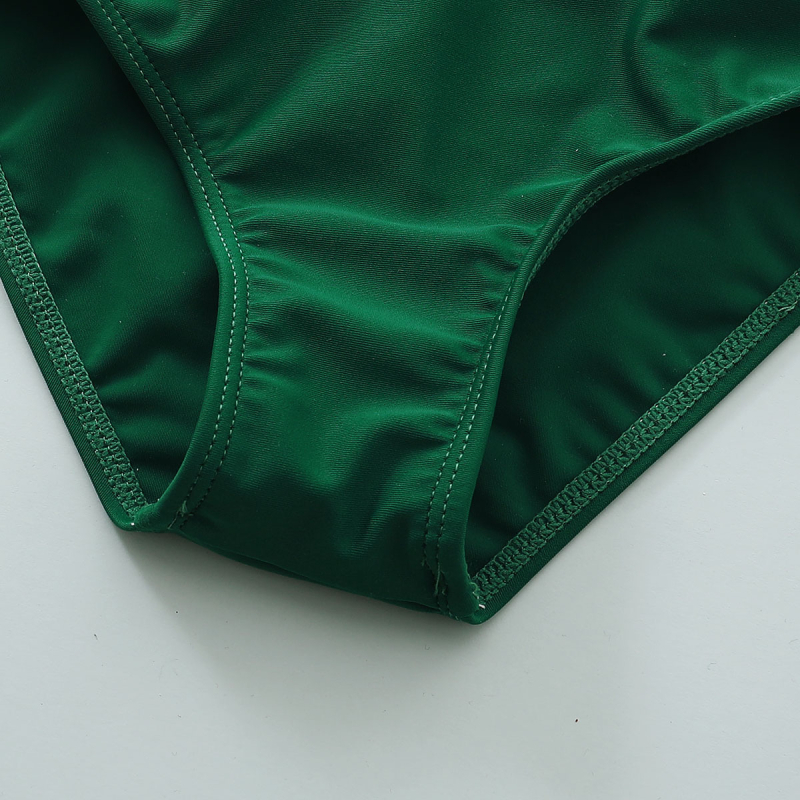 Tüdrukute kevad- ja sügis 2021 uus Euroopa ja Ameerika moodne varrukateta lootoselehega pitsimustriga pluus + ühevärvilised kolmeosalised ujumispüksid