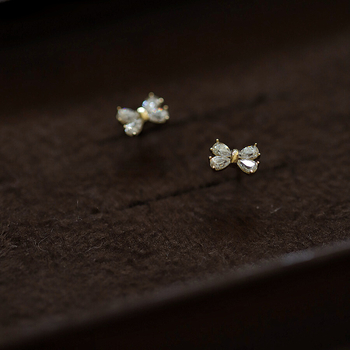 S925 hõbetatud 14K kullast nelja teemandiga lipsuga kõrvarõngad, armsad elegantsed ja lihtsad minikõrvarõngad, naiste stiilis