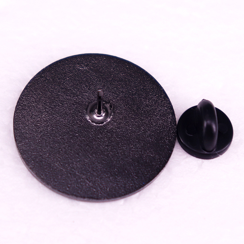 Nagyon fontos vagy bross színű zománc jelvény kiegészítők