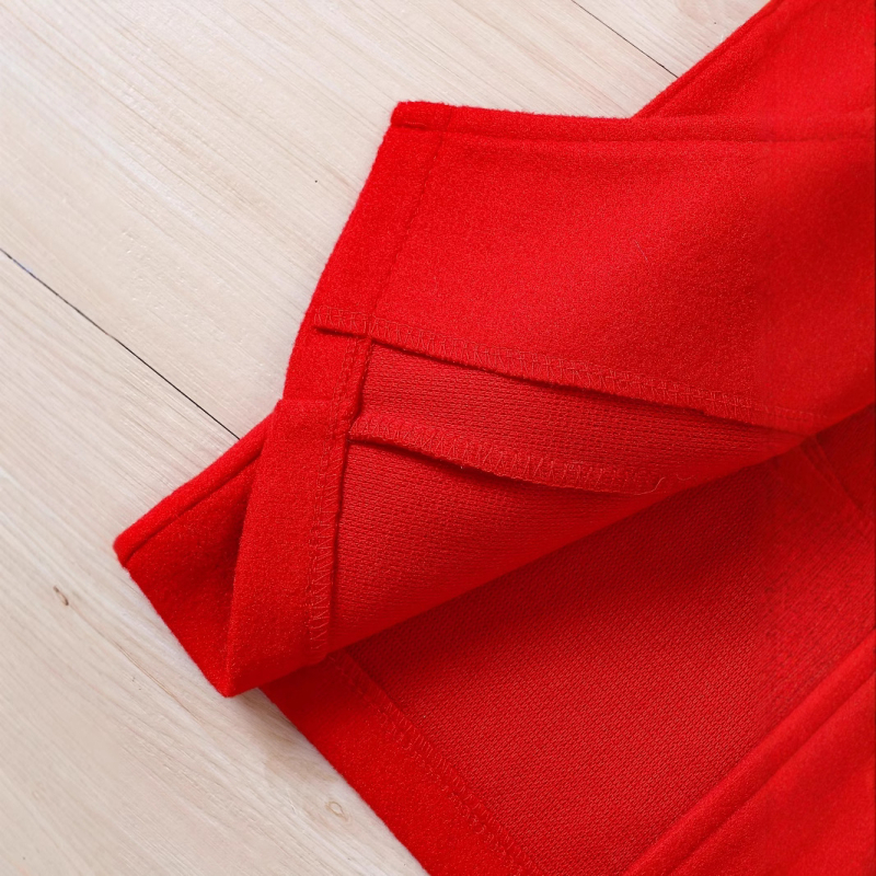 Naujo stiliaus vidutinio ilgio paltas vyresnėms mergaitėms su atlenkiama apykakle, mielas vienspalvis vaikiškas paltas 2024 m. rudeniui ir žiemai.