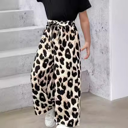 [Piiriülene laste rõivas] Tüdrukute suvine leopardimustriga pükskostüüm 2024. aasta uus laste vabaaja lääne stiilis kaheosaline komplekt