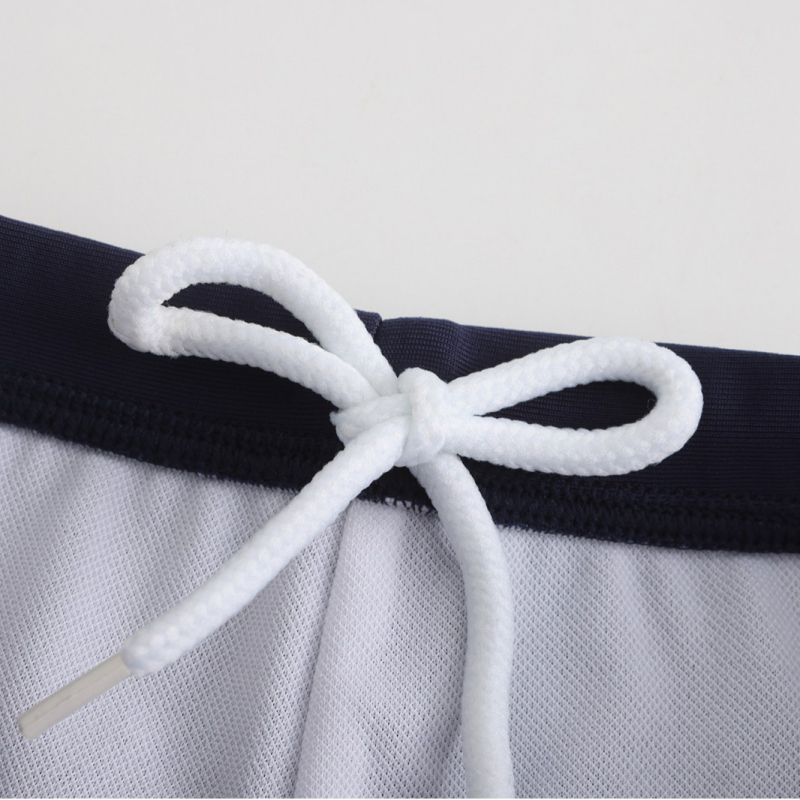 2024. aasta laste ujumistrikoo suurele poisile teismelisele väikesele poisile lõhestatud poiste ujumistrikoo kiiresti kuivav laste kolmeosaline ujumistrikoo komplekt