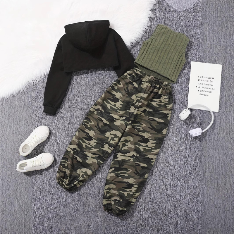 Cezhraničný zahraničný obchod INS Čiastočne krátky oblek Wei Yi s kapucňou, vlnený rebrovaný chrbát a maskáčová potlač s celou potlačou, 3-dielna súprava Wei nohavíc