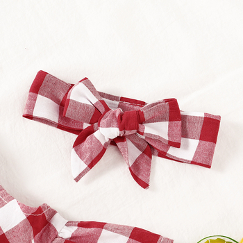 2018. aasta uus Korea versioon väikeste ja keskmise suurusega laste varrukateta isiksuse ruudulise topi ja kolmeosalise teksapükside komplekti plahvatuslikust stiilist