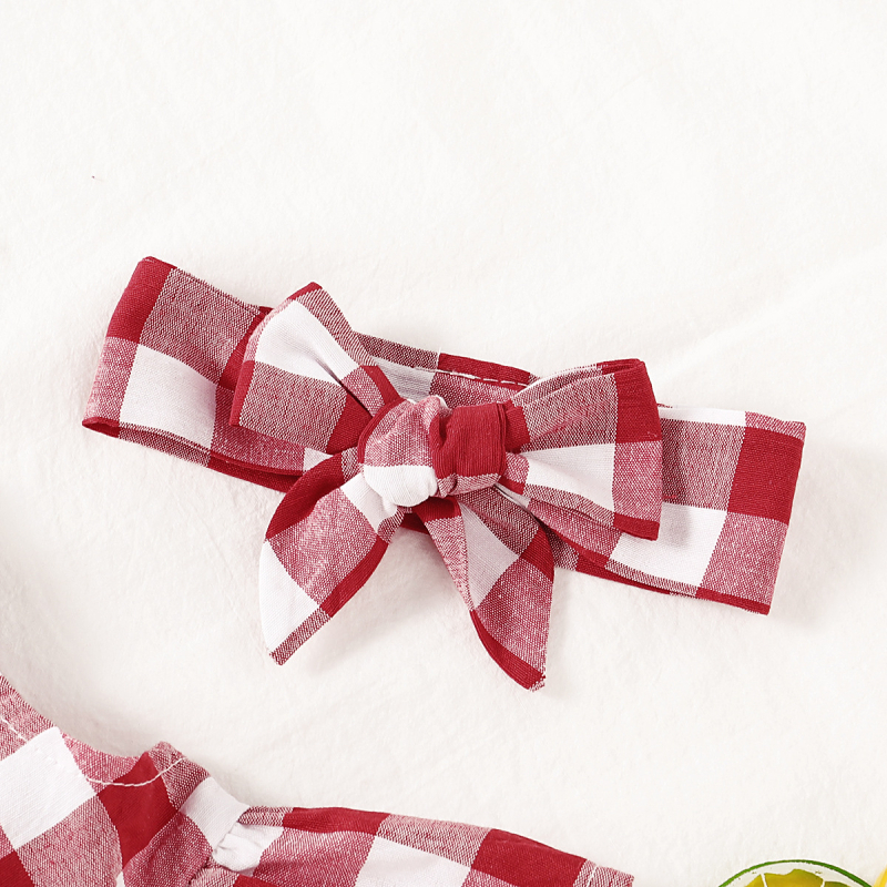 2018. aasta uus Korea versioon väikeste ja keskmise suurusega laste varrukateta isiksuse ruudulise topi ja kolmeosalise teksapükside komplekti plahvatuslikust stiilist