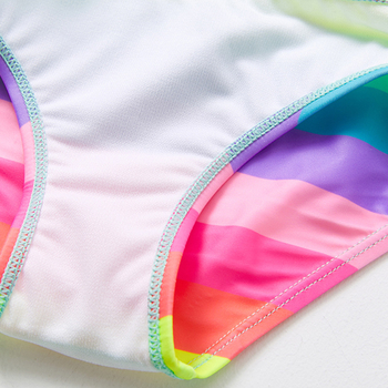 Νέο σετ μαγιό μπικίνι δύο τεμαχίων σε κορεατικό στιλ με ασύμμετρες ρίγες για κορίτσια