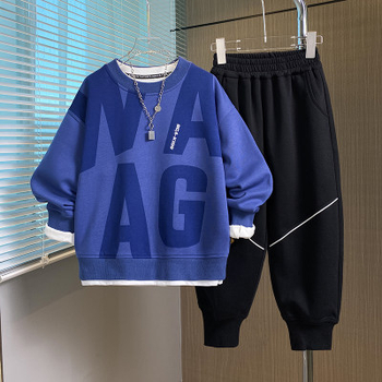 Fiú pulóver öltöny 2024 őszi új sportruházat kétrészes koreai stílusú középső és nagy gyermek alkalmi ruházat férfi ruházat