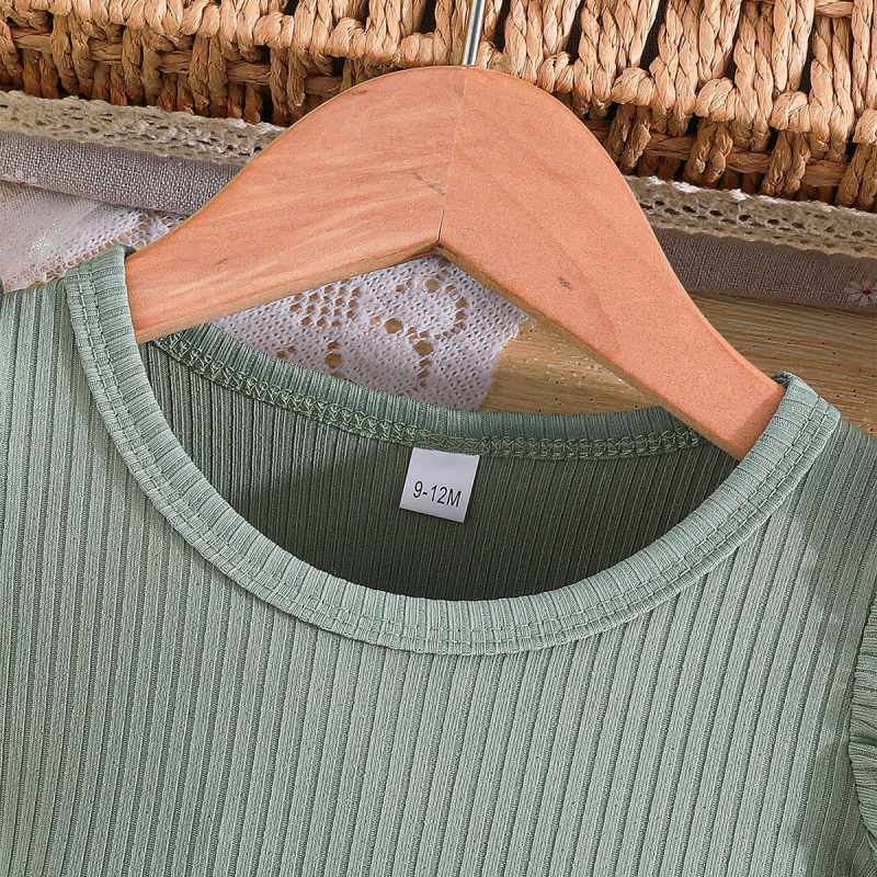 2025 m. vasaros mergaitiška laisvalaikio miela suknelė su skraidančiomis rankovėmis, kaspino formos dekoratyvine gėlių raštu