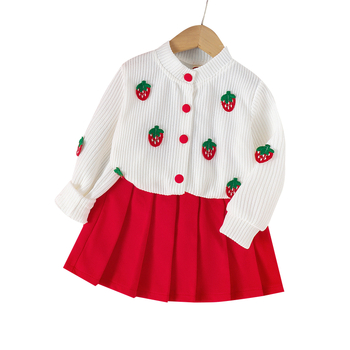 Jesenný pletený kardigan s výbuchmi zahraničného obchodu pre nové dievčatá s jahodovou výšivkou a červenou krátkou skladanou sukňou, dvojdielna súprava