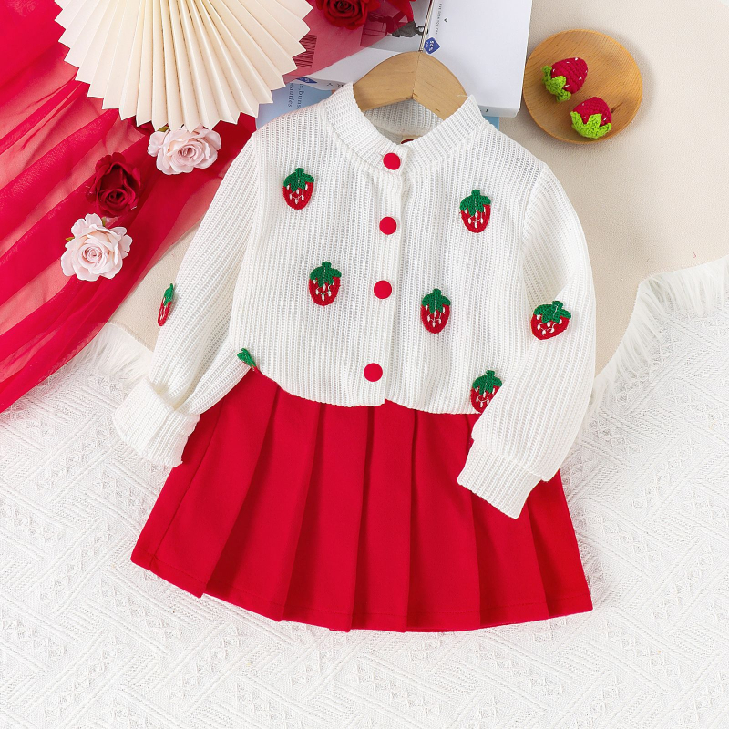 Jesenný pletený kardigan s výbuchmi zahraničného obchodu pre nové dievčatá s jahodovou výšivkou a červenou krátkou skladanou sukňou, dvojdielna súprava