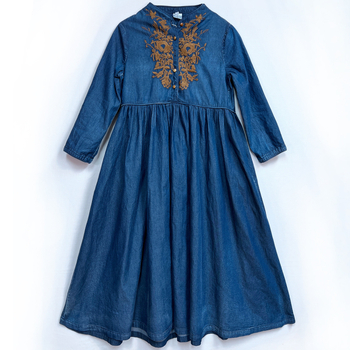 Voľné šaty veľkej veľkosti s deväťštvrťovými rukávmi, jar 2025, nová retro vyšívaná džínsová sukňa, stredne dlhá sukňa 82582