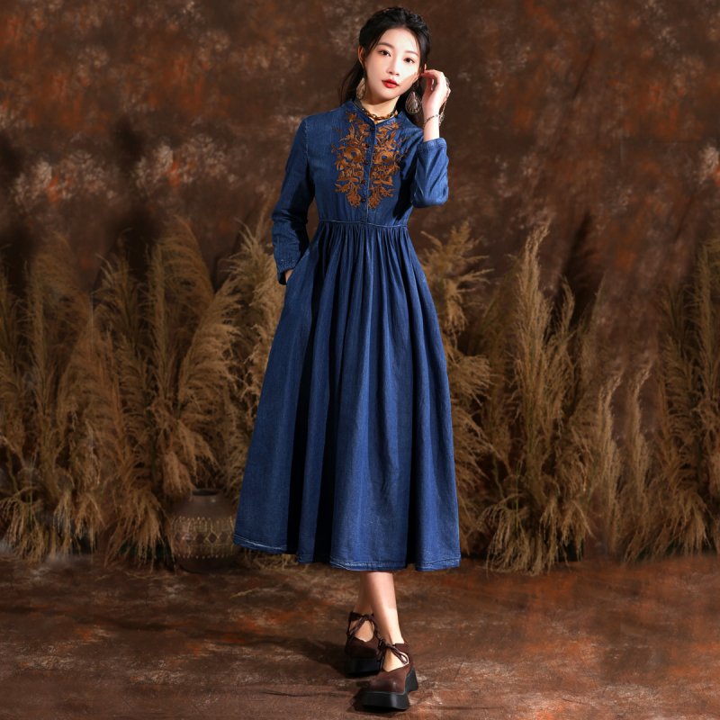 Voľné šaty veľkej veľkosti s deväťštvrťovými rukávmi, jar 2025, nová retro vyšívaná džínsová sukňa, stredne dlhá sukňa 82582