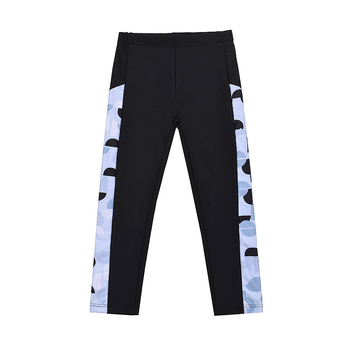 Kamuflaažvärvi laste ujumistrikoo pikkade varrukatega poistele keskmise suurusega ja suurtele lastele päikesekaitsega kiiresti kuivav poiste ujumistrikoo lõhestatud ujumistrikoo ujumistrikoo ülikond