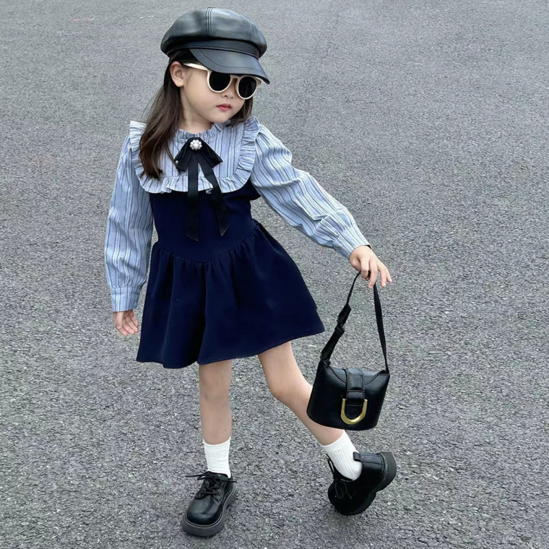 Jesenné dievčenské šaty s dlhým rukávom 2024 nové pre vaše dieťa vysokoškolský štýl falošné dve kórejské štýlové módne sukne