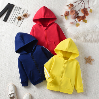 2024 m. rudens vyriškas mažo ir vidutinio dydžio vaikų laisvalaikio sporto vienspalvis megztinis su gobtuvu ir užtrauktuku, trijų spalvų mišrus trijų dalių komplektas