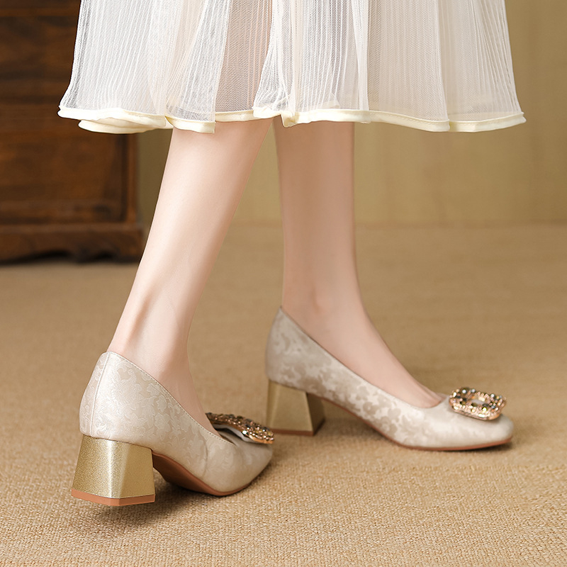 Jarné a jesenné vintage národné štýlové nové čínske topánky s hrubým podpätkom, pohodlné jednovrstvové topánky s štvorcovou prackou a kamienkami, elegantné francúzske topánky na vysokom podpätku