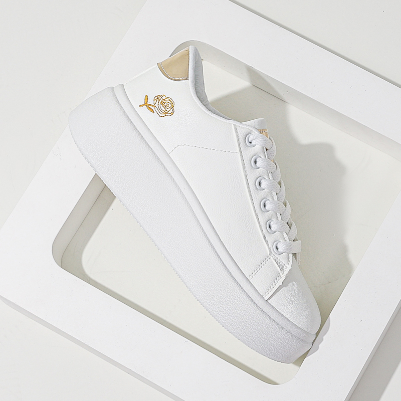 Tarptautinė užsienio prekyba moteriškais batais, urmu, europietiški ir amerikietiški platforminiai sportbačiai, balti bateliai su „Golden Rose“ siuvinėtais sportbačiais, laisvalaikio bateliais