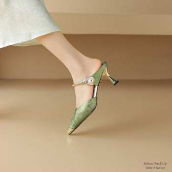 Nauji kiniško stiliaus antikvariniai elegantiški aukštakulniai moteriški pavasario ir vasaros nauji vakarietiško stiliaus baotou šlepetės madingi viršutiniai drabužiai iš šilko, minkštos odos