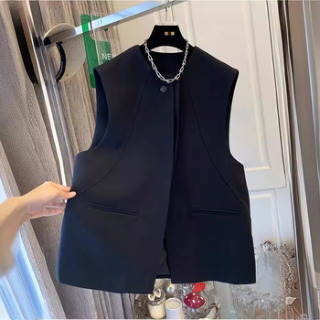 Jane`ile kena temperamendiga musta ülikonna vestiga jakk 2024. aasta kevadeks, uus väike lihtne jakk