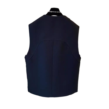 Jane`ile kena temperamendiga musta ülikonna vestiga jakk 2024. aasta kevadeks, uus väike lihtne jakk