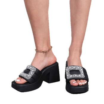 2025 καλοκαίρι νέο ευρωπαϊκό και αμερικανικό εξωτερικό εμπόριο συν μέγεθος στρας χοντρό κάτω μέρος ένας χαρακτήρας μόδα χοντρό τακούνι σανδάλια και παντόφλες γυναίκες χονδρικής