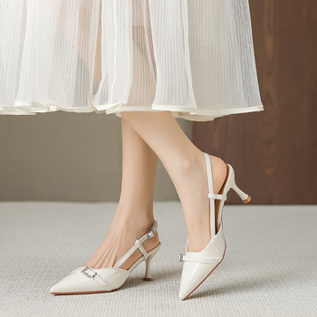 Άνοιξη 2026, Βρετανικό Στυλ, Νέα Σανδάλια με Λεπτά Ψηλοτάκουνα, Ανοιχτή Πλάτη, Μονό Λουράκι και Αγκράφα, Μοντέρνα Σανδάλια