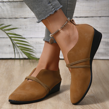 Jarná a jesenná móda 2025 Nová európska a americká veľkosť plus size okrúhla hlava plytké ústa lenivé nazúvacie pohodlné hrachové topánky pre ženy veľkoobchod