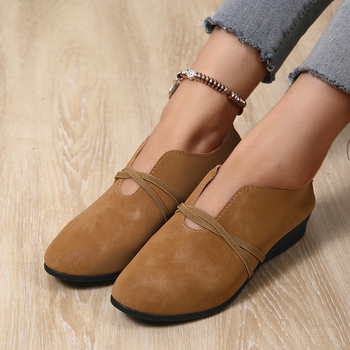 Jarná a jesenná móda 2025 Nová európska a americká veľkosť plus size okrúhla hlava plytké ústa lenivé nazúvacie pohodlné hrachové topánky pre ženy veľkoobchod