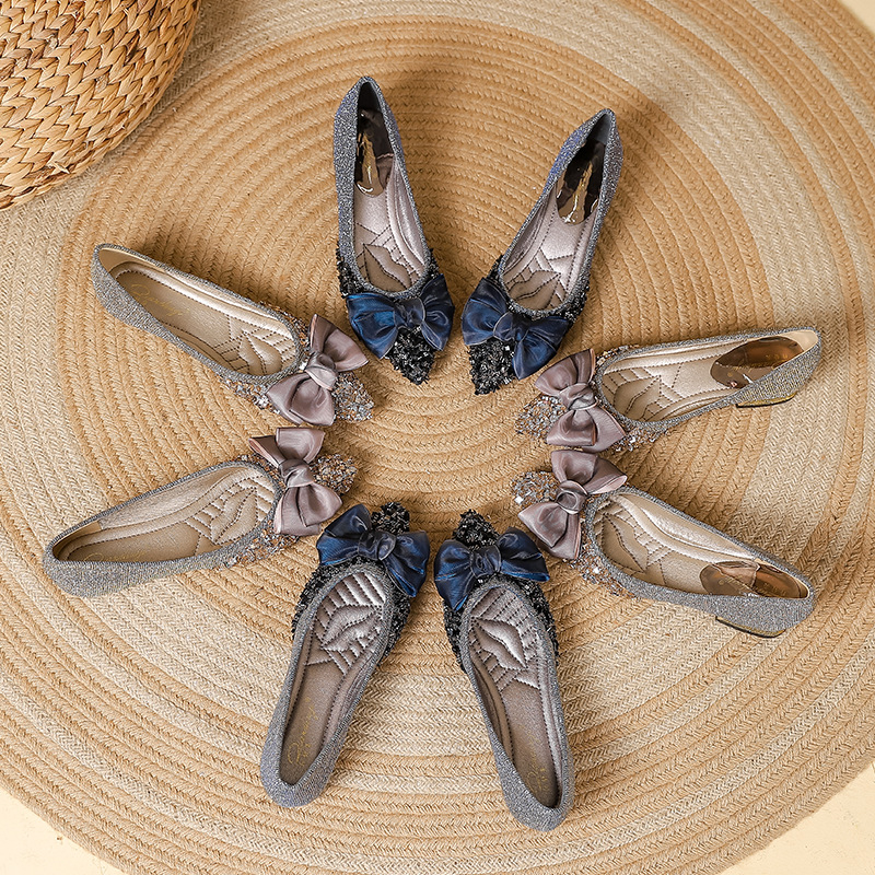 Jesenné 2024 Nové dámske topánky Univerzálne elegantné dámske topánky s mäkkým podpätkom v štýle Chanel Nízky podpätok Jednovrstvové topánky s hrubým podpätkom a špicatým podpätkom pre ženy