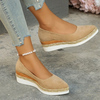 Dámske semišové jednofarebné topánky 2025 Jesenné nazúvacie topánky v európskom a americkom štýle s špicatým klinom a hrubou podrážkou, zahraničný obchod, jednoduché topánky, plus veľkosť