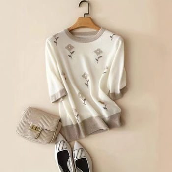 Nový vyšívaný pletený top s okrúhlym výstrihom a krátkym rukávom, jar a leto 2025, horúci trend! Priedušný