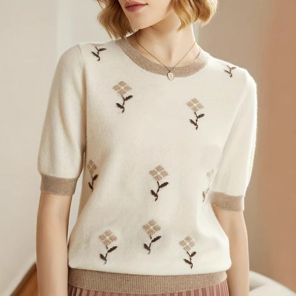 Nový vyšívaný pletený top s okrúhlym výstrihom a krátkym rukávom, jar a leto 2025, horúci trend! Priedušný