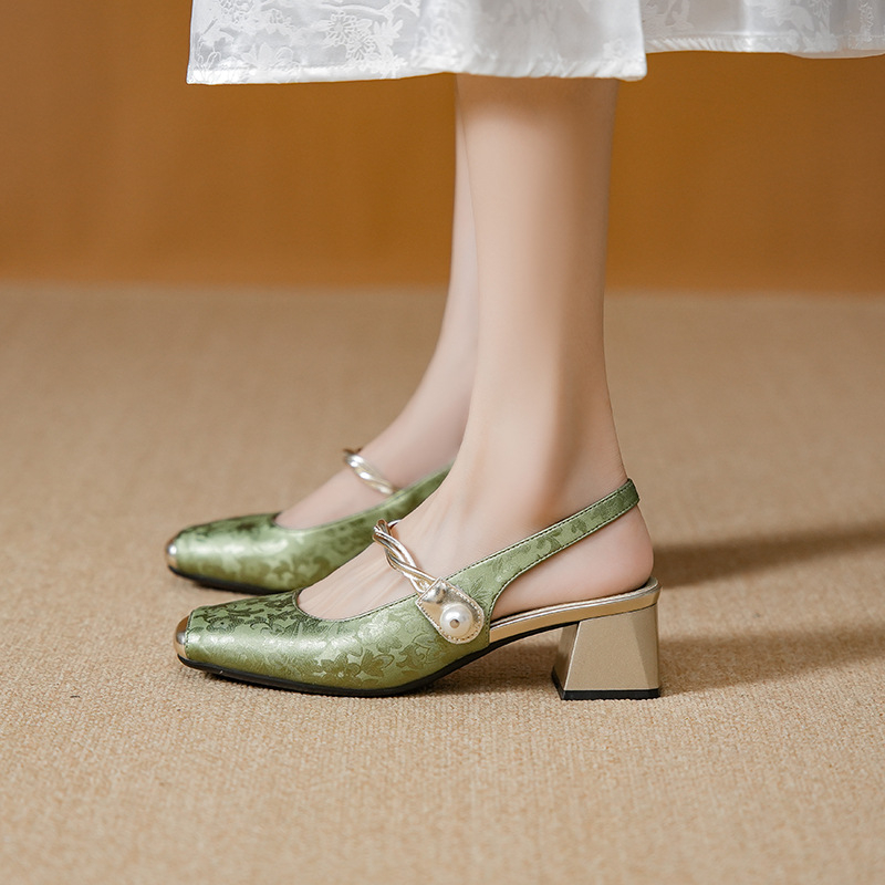 Letné nové sandále Baotou s hrubým podpätkom a štvorcovou špičkou vzadu, dutým remienkom a francúzskymi sandálami Mary Jane z roku 2025