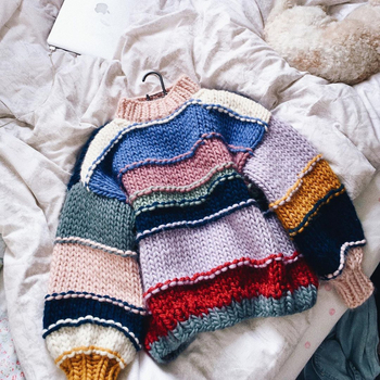 Amazon jeseň a zima nový európsky a americký štýl ručne tkaný dúhový pruhovaný kontrastný farebný sveter kabát dámsky hrubý ihličkovaný sveter