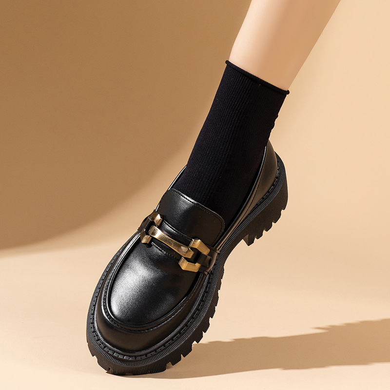 Dámske mokasíny na platforme z mäkkej kože s veľkými rozmermi, jar a jeseň 2023, nové retro britské nazúvacie mokasíny