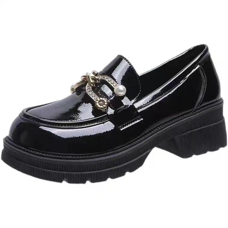 Malé kožené topánky pre ženy jeseň 2024, nové, univerzálne, hrubý podpätok, lakovaná koža, jednovrstvové topánky s hrubou podrážkou, zvyšujúce výšku, mokasíny, nazúvacie, jednovrstvové topánky