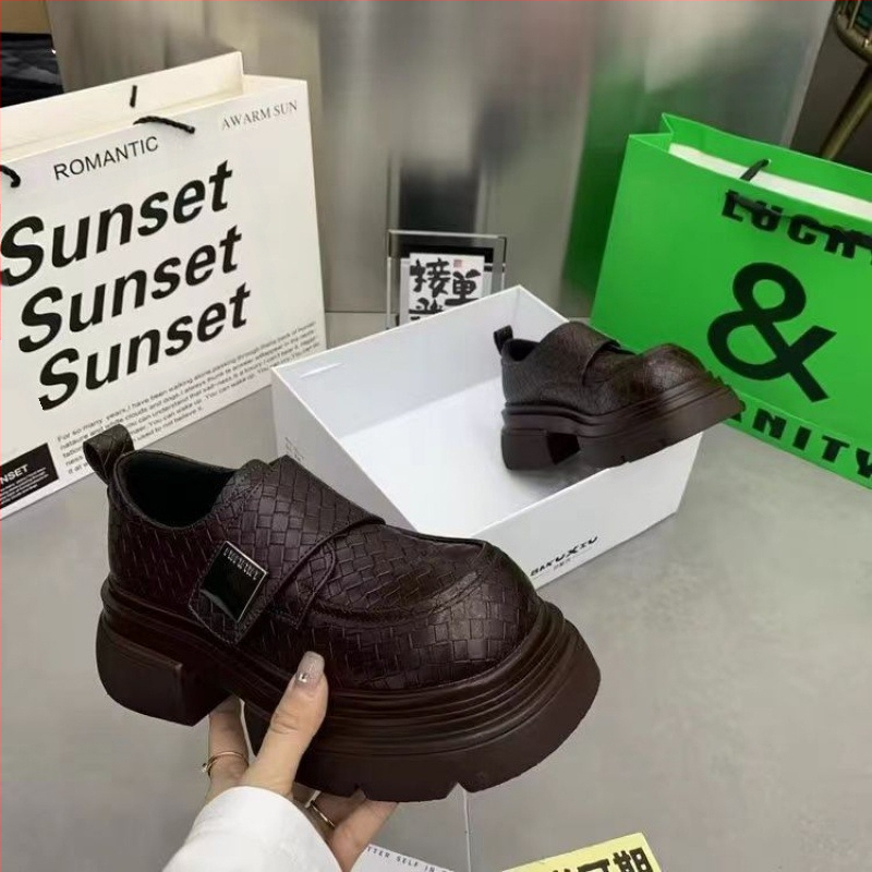 Dámske topánky European Station 2024, jar, nové, hrubé mokasíny so suchým zipsom v britskom štýle, lakovaná koža, lenivé topánky, trendy