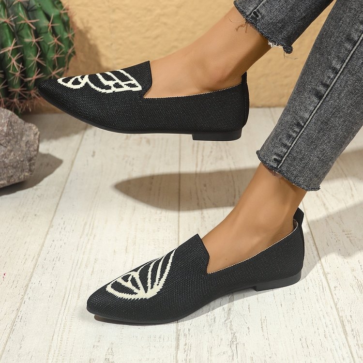 Chanel stil špicastih prstiju plitkih usnica francuske antilop cipele niske pete 2025 slip-on cipele za mame univerzalne cipele Mary Jane