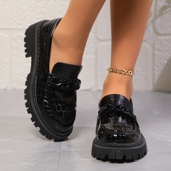 Vintažiniai giliaburniai krokodilo rašto odiniai moteriški bateliai, plius dydžio, europietiški ir amerikietiški, storapadžiai juodi mokasinai, lakuotos odos, vieno sluoksnio bateliai, madingi moteriški bateliai