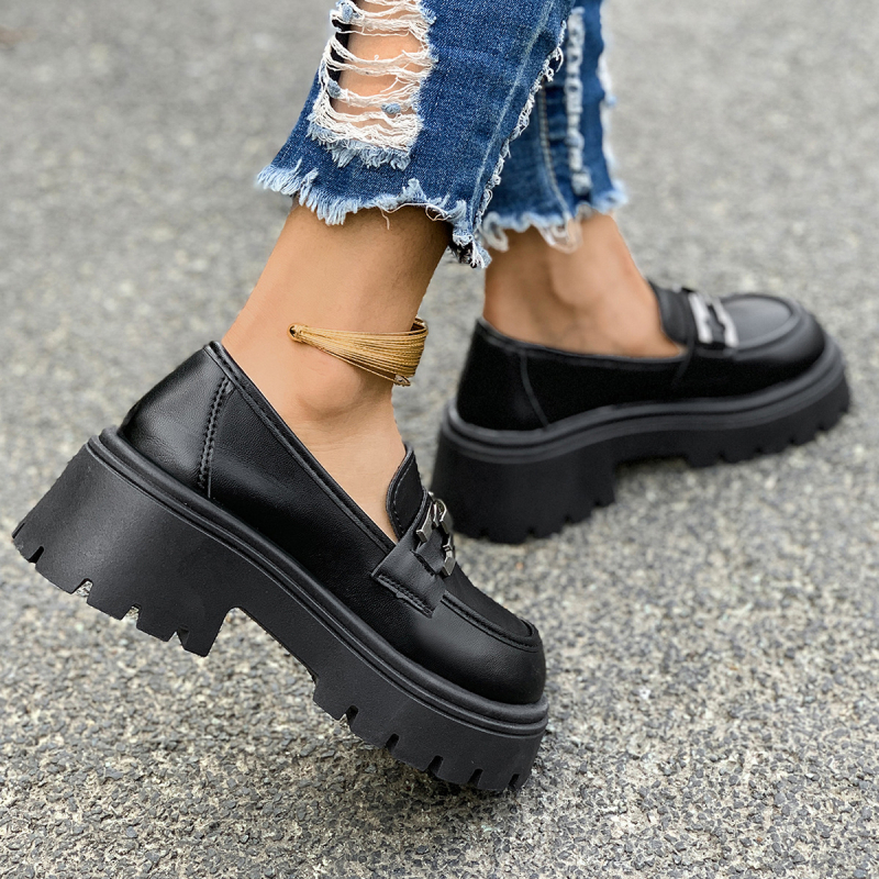 Dámske mokasíny s hrubou podrážkou a okrúhlou hlavou na jar a jeseň 2024, nové outdoorové oblečenie, zväčšené malé kožené topánky v britskom štýle, veľkoobchod Mary Jane