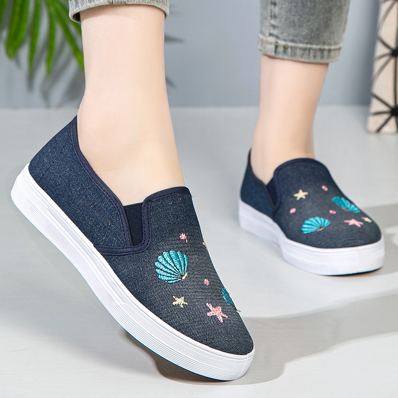 2025. gada jaunās vecās Pekinas auduma kurpes sieviešu modes izšūtas audekla kurpes studentu ikdienas kurpes ar zemu augšdaļu uzvelkamās kurpes