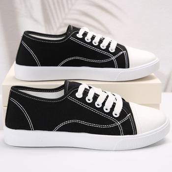 Európa a Spojené štáty americké 2024 jarné cezhraničné nové dámske topánky plus size 35-42 nezávislé stanice ležérne okrúhle plátno malé biele topánky doskové topánky