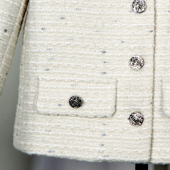 Μοναδικό, μοντέρνο και κομψό μπουφάν σχεδιαστών υψηλής ποιότητας σε γαλλικό στιλ του 2025 με εκλεπτυσμένη και κομψή ατμόσφαιρα