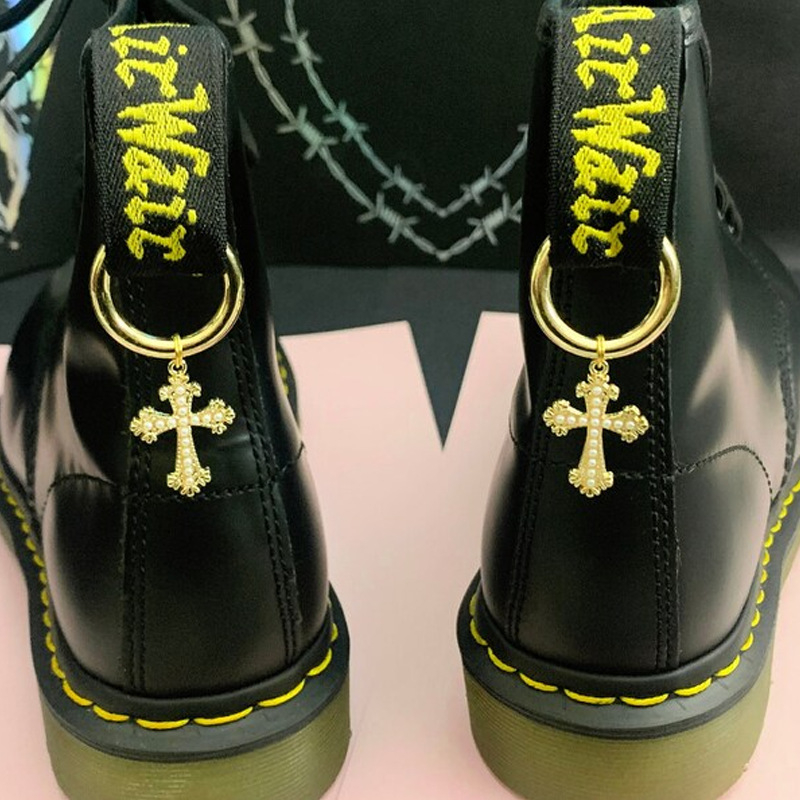 Veľkoobchod Punk Vintage zliatiny Pearl Diamond Cross topánky Buckle Martin Boots Dámske topánky Doplnky prívesok Keychain Cross